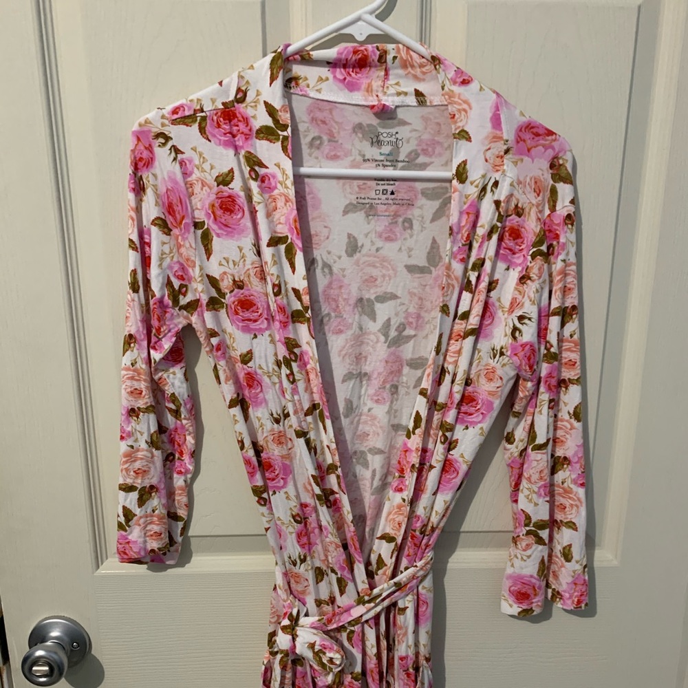 Maternity/postpartum robe 🌸